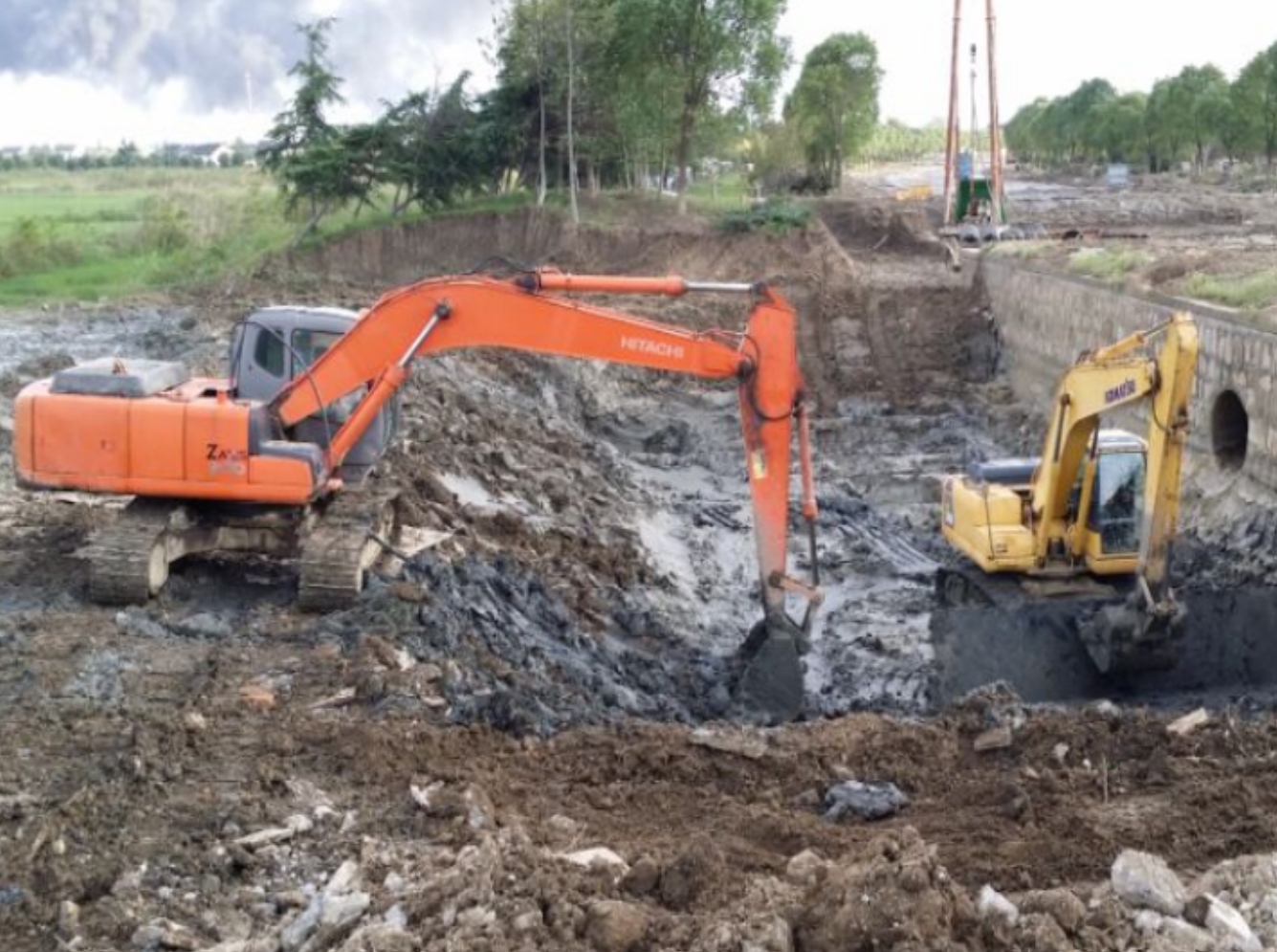 施工机械：挖掘机