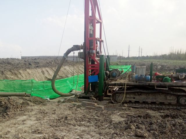 施工机械：桩机