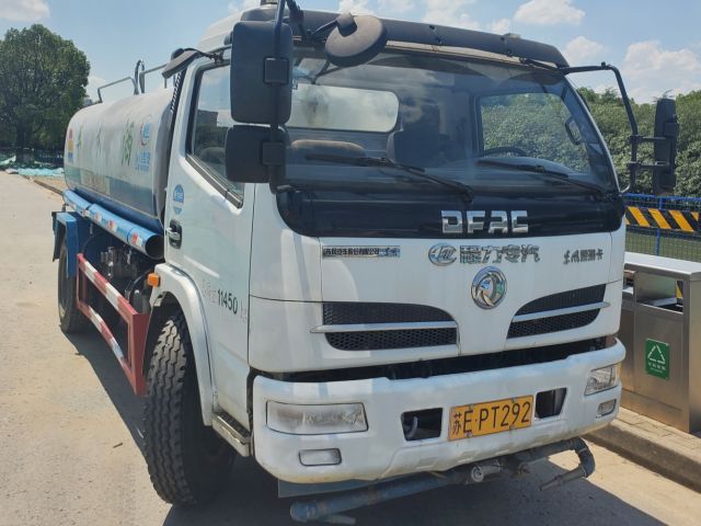 施工机械：洒水车