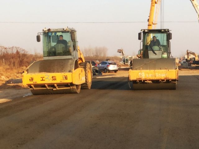 施工机械：压路机