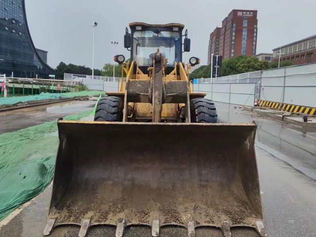 施工机械：装载机