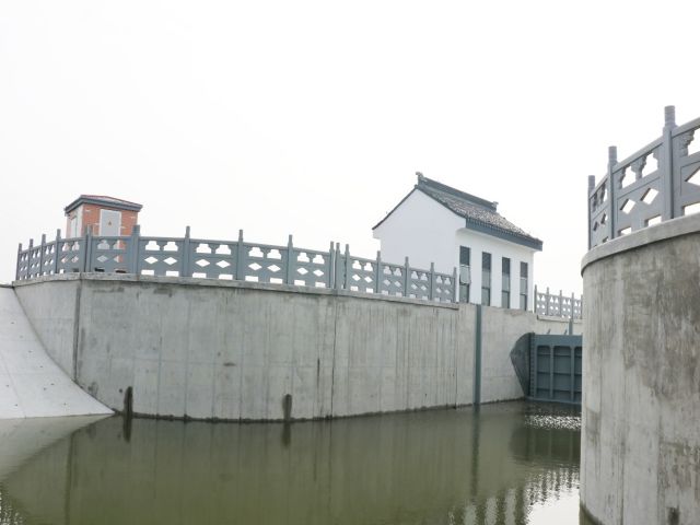 精品工程：中心港堰工程