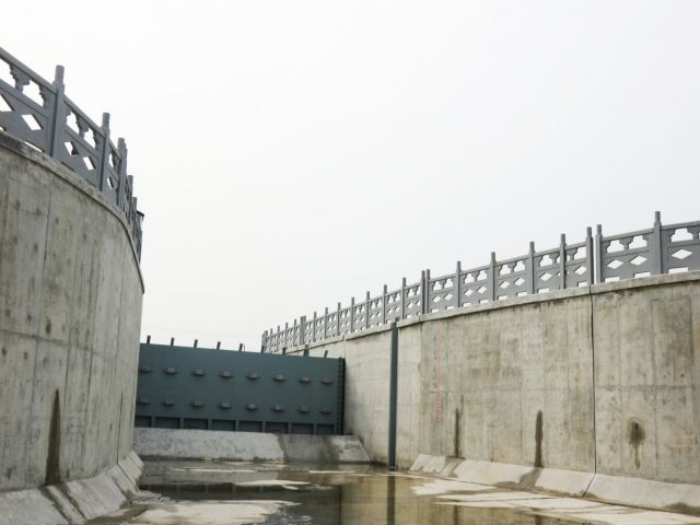 精品工程：东厅港堰工程